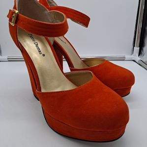 Pierre Dumas Suede Orange Pumps Heels 6.5. Modcloth